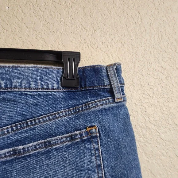 Abercrombie Fitch Size 34 / 18 The Mom Short High Rise Distressed Denim Jeans‎ - Picture 11 of 15